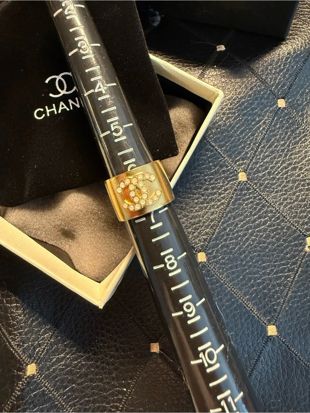 CHANEL bold wide